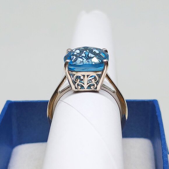 Sky Blue Topaz solitaire ring in Platinum over 925 Sterling Silver 8.90ct size 8 - Picture 6 of 6